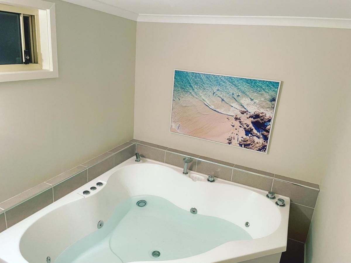 Churchill'S B&B Twin Spa Getaway Studio Swansea Exterior foto