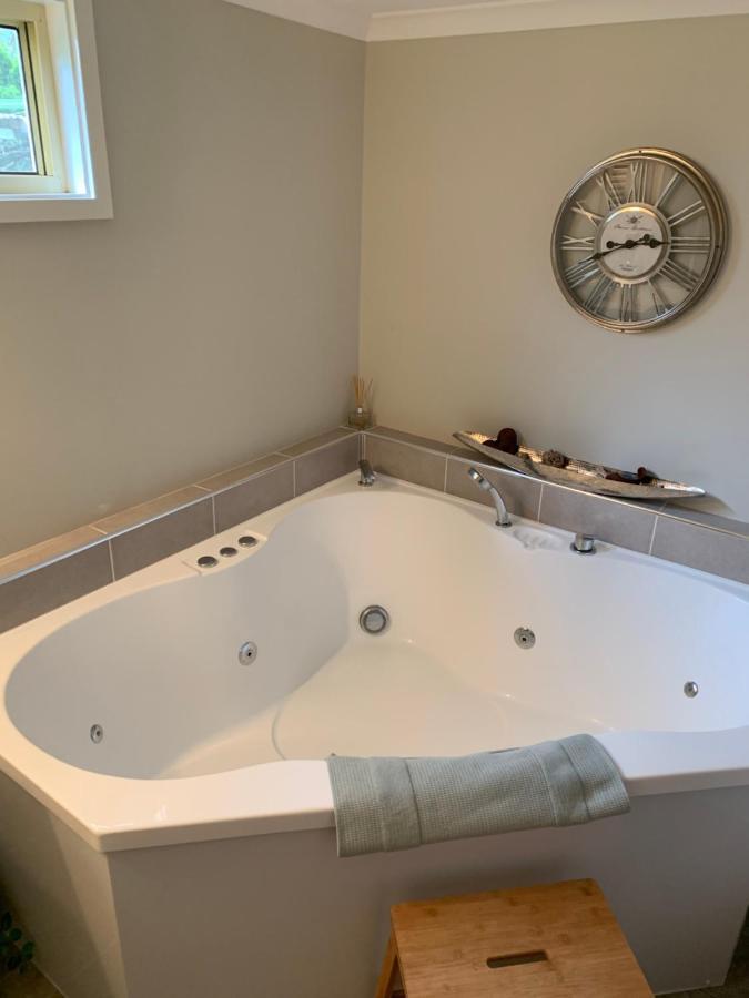 Churchill'S B&B Twin Spa Getaway Studio Swansea Exterior foto